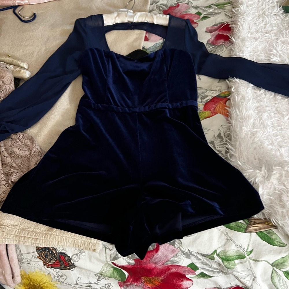 New with tags Top Shop velvet romper. size 6